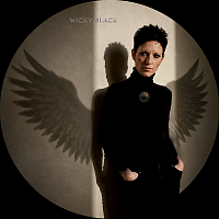Wicky Black Média